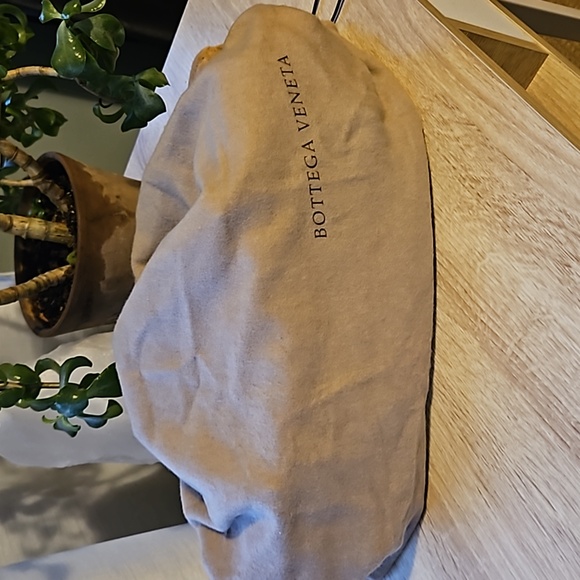 Bottega Veneta Nappa Intrecciato Montaigne Boston Bag - Picture 10 of 10